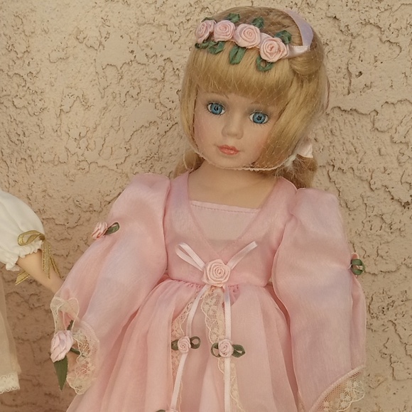 Porcelain Angel Doll The Heritage Collection PINK OR WHITE **CHOICE* - Picture 15 of 16
